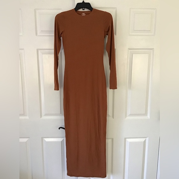 SKIMS Fits Everybody Crew Neck Long Sleeve Dress | Bronze - Picture 8 of 13